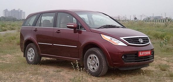 Mahindra XUV500 vs Tata Aria comparison of space, features and performance