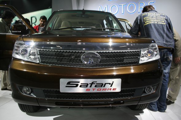 Should you wait for the new Safari Storme or buy the present Safari?