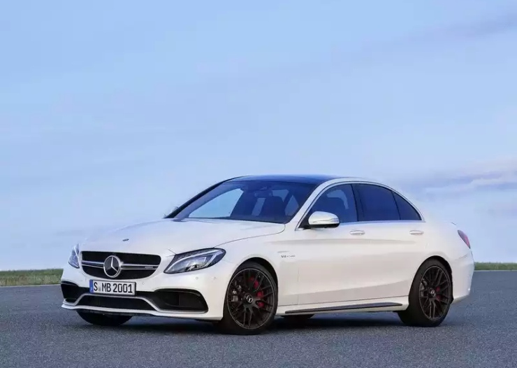 https://www.cartoq.com/wp-content/uploads/2015/03/2015-W205-Mercedes-Benz-C63-AMG-S-Sportscar-6.jpg