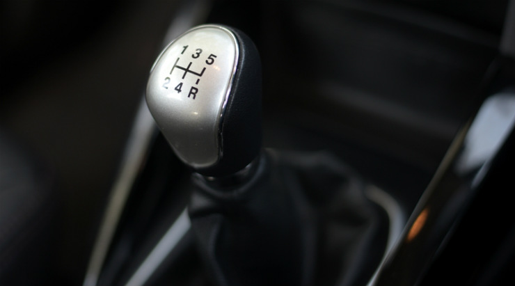 Driving Tips: Five things you shouldn’t do while driving a manual gearbox