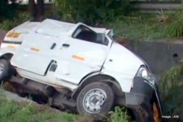 High-speed crash involving Dzire, Lamborghini & Eeco leaves one dead on ...