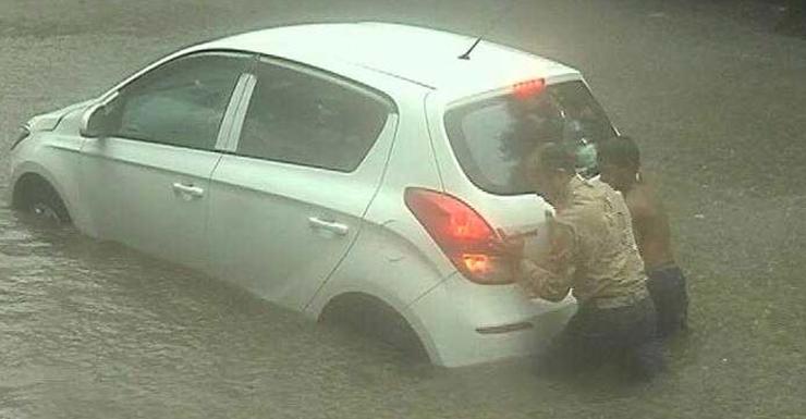 Survive this monsoon like a pro: Driving tips, precautions & car care