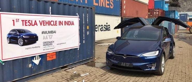 Tesla Model X Electric SUV Caught Cruising Gurgaon Streets [Video]