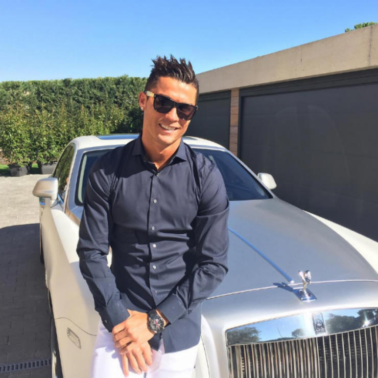 Into Cristiano Ronaldo's INSANE exotic car collection: Bugatti Chiron ...
