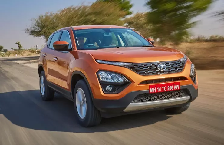 Tata Motors' Harrier OUTSELLS Mahindra's XUV500 & Jeep India's Compass ...