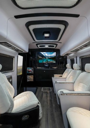 This is India's most LUXURIOUS Bharat Benz bus: Built by Reddy Customs