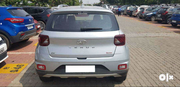 2 almost-new used Hyundai Venue for sale in India; CHEAPER than new