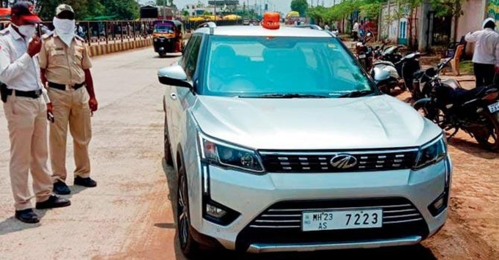 Police inspector stops collector's Mahindra XUV300 for ILLEGAL beacon ...