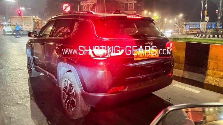 Jeep Compass Facelift spied ahead of launch, shows revamped interiors