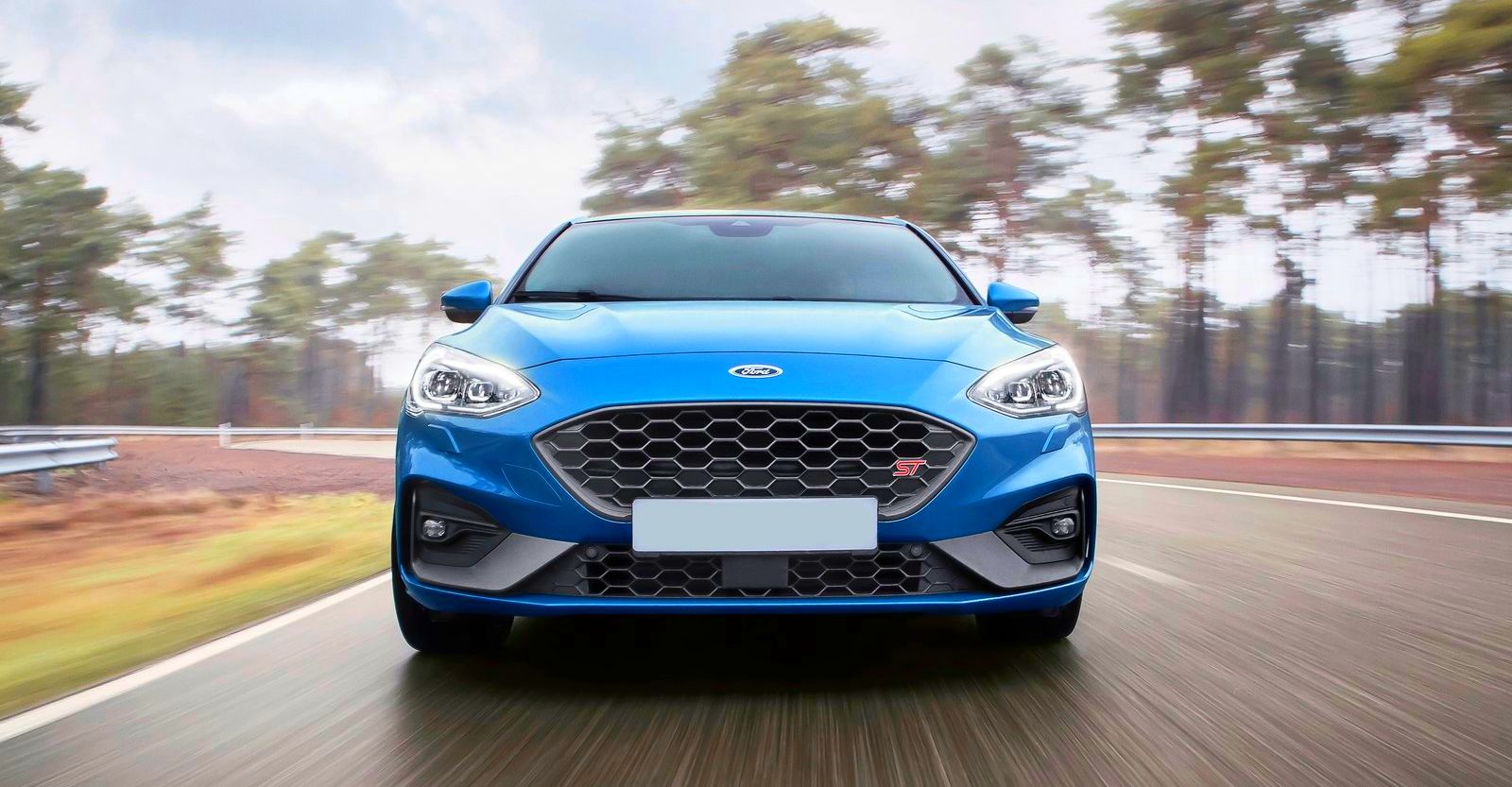 Ford Focus On Road Price (Petrol), Features & Specs, Images