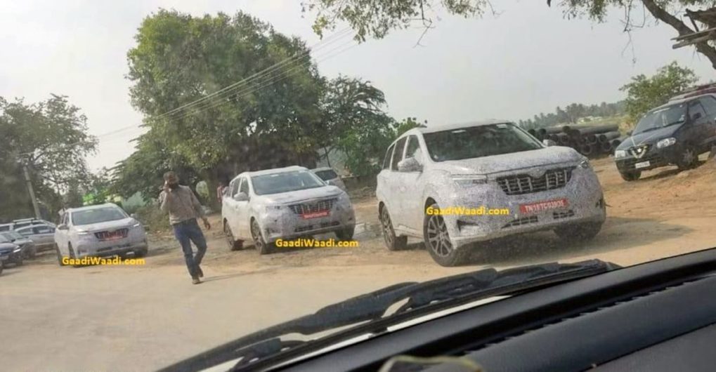 2021 Mahindra Xuv500 Petrol And Diesel Variants Spied Together