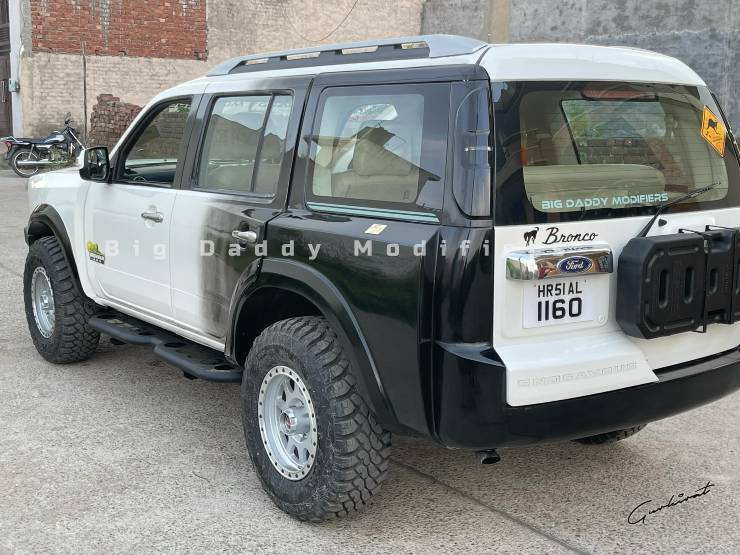 Ford Endeavour converted into Ford Bronco