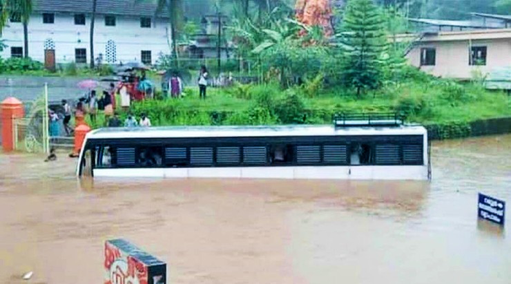 Govt bus driver takes bus through flooded roads; Suspended for the act ...