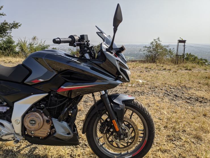 Bajaj Pulsar F250 Review: Premium Commuter Bike with Style and Performance