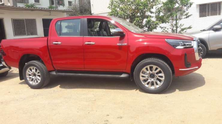 Toyota Hilux spotted at dealership yard ahead of launch