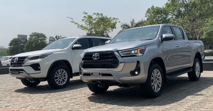 Toyota Hilux and Toyota Fortuner in a detailed comparison video