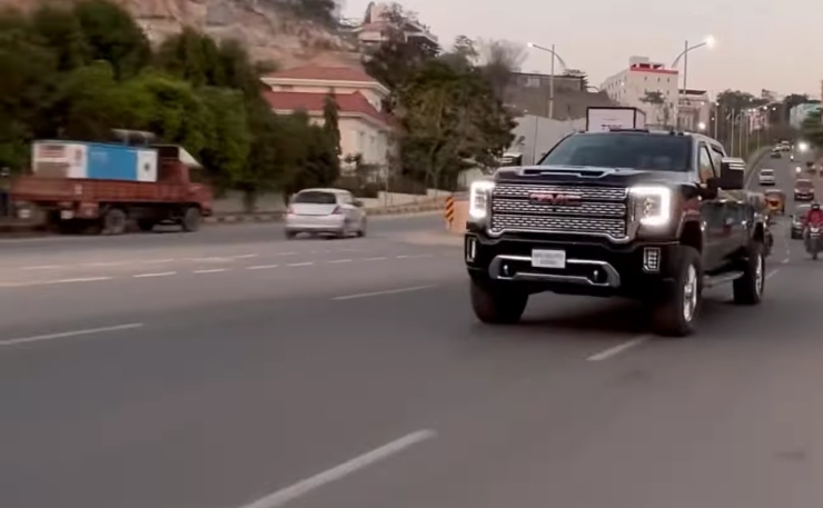 GMC Sierra pick-up truck on Indian roads shows off its massive road presence [Video]