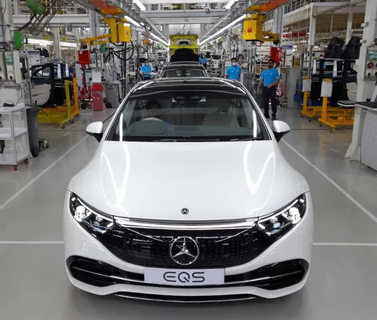 Mercedes Benz Redirects R&D Money From EVs To ICE Cars: Here's Why