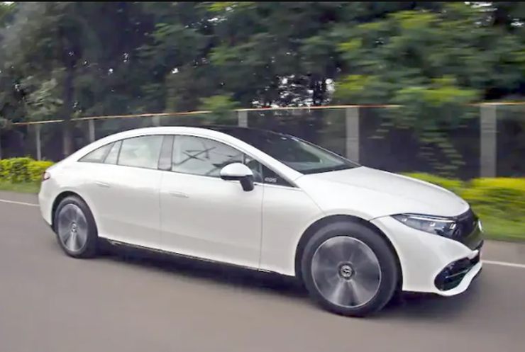 インド初のメルセデス EQS580 4Matic 電気セダン: グジャラート州の医師夫婦が納車