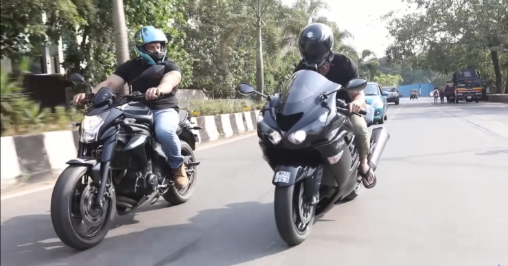 ボリウッド俳優のジョン・エイブラハムがムンバイの道路でスーパーバイクに乗るのを見る [Video]