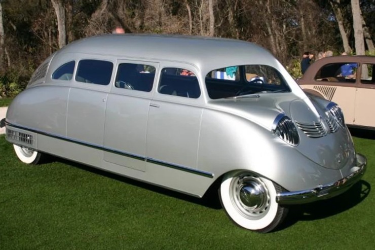 16 of the wierdest cars to ever exist