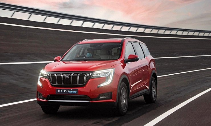 Best Mahindra XUV700 Variants Under Rs 25 Lakh for Off-roading Enthusiasts: A Detailed Analysis