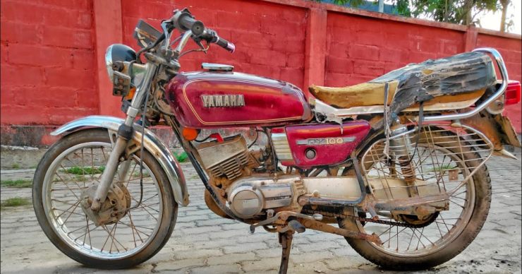Rusty old Yamaha RX100 beautifully restored to factory condition [Video]