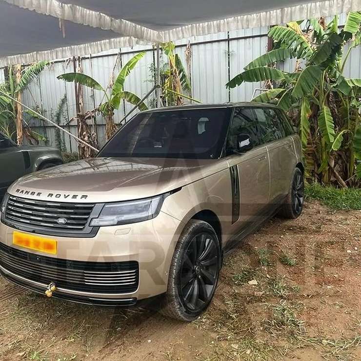 Telugu actor Mahesh Babu brings home a brand new Range Rover SV worth ...