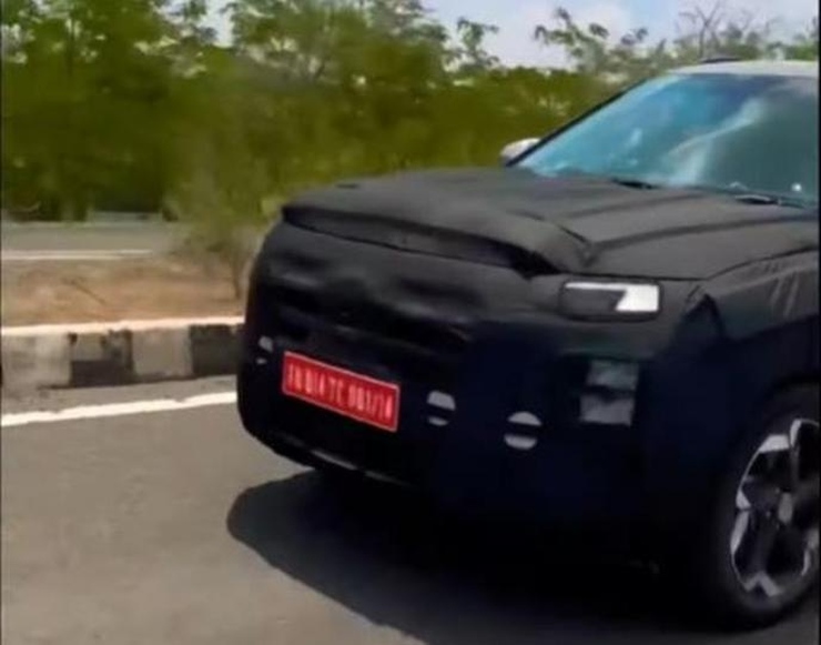 2024 Hyundai Creta Facelift spotted testing for the first time in India
