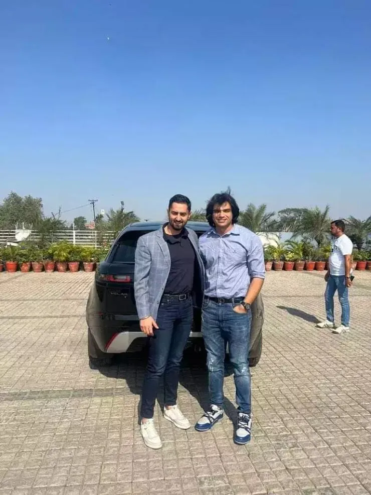 Neeraj Chopra buys new Range Rover Velar