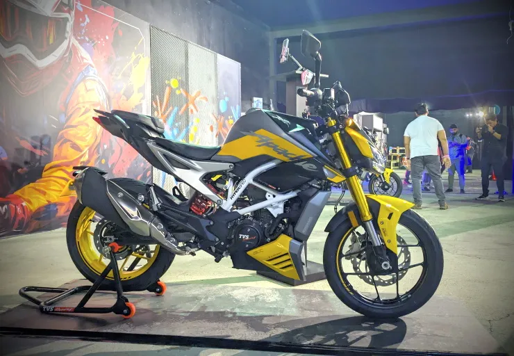 Top 10 Bikes Under 2.5 Lakh in India 2024: Performance, Features, and ...