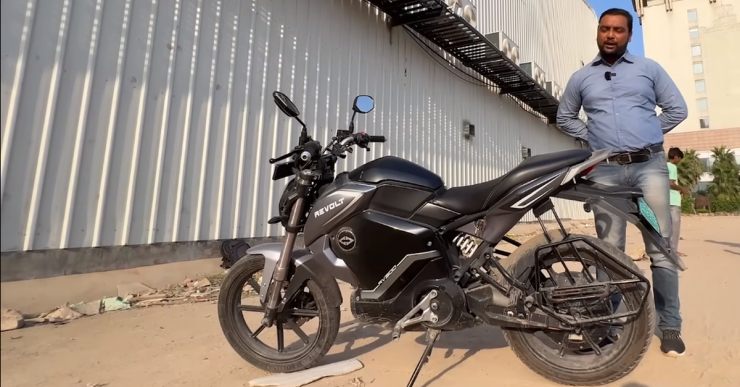 Man rides Revolt RV300 electric bike for 1 lakh kms, saves Rs. 2 lakh on fuel expenses [Video]