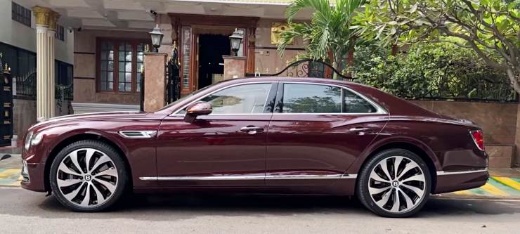 7 crore rupee Bentley Flying Spur: A closer look on video