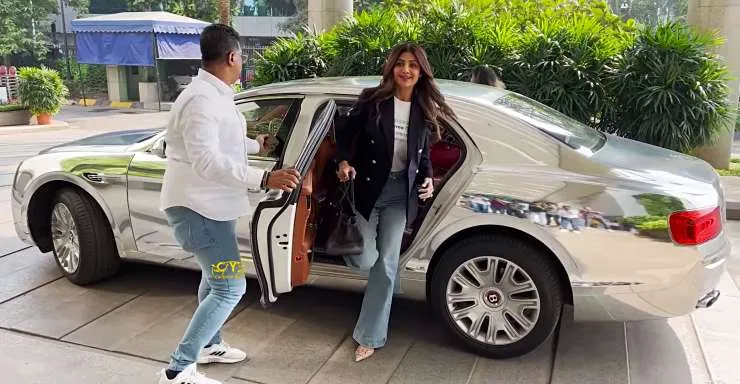 Shilpa Shetty Bentley flying Spur