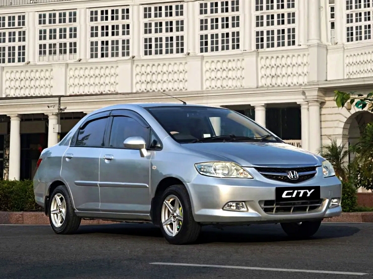 Maruti Suzuki Ertiga vs Honda City vs Honda Elevate: A Comparison of Their Variants Priced Rs 10-12 Lakh for First-time Car Buyers