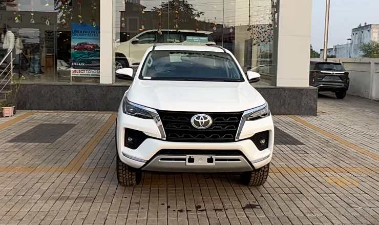 India’s most affordable Fortuner: 2024 Toyota Fortuner luxury SUV in a walkaround video