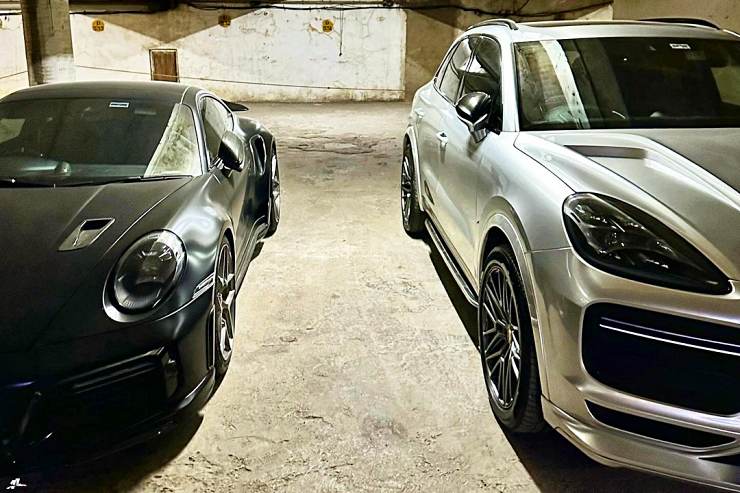 Sachin Tendulkar’s Porsche 911 Turbo S and Cayenne Turbo spotted in an underground parking