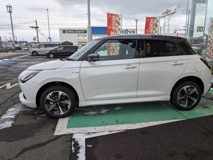 2024 Maruti Suzuki Swift side