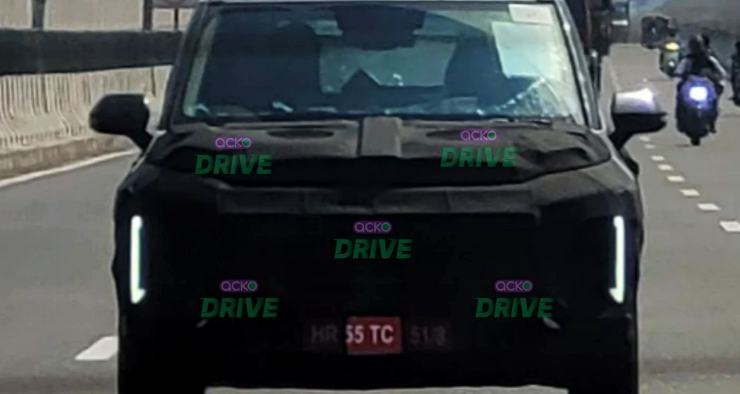 Kia Clavis spy shot front