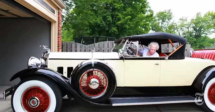 Margaret Dunning driving her Packard 1930