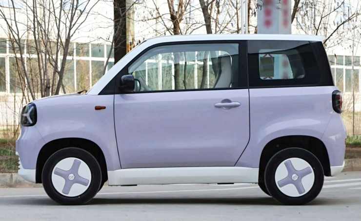 Zhidou Rainbow Mini EV side