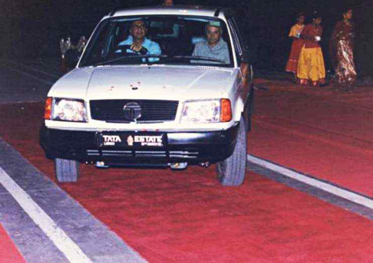 JRD Tata and Ratan Tata in Tata Estate