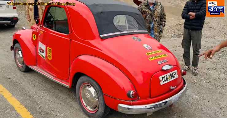 Old Sikh Man And Wife Go On Ladakh Roadtrip In 73 Year-Old Vintage Fiat Topolino