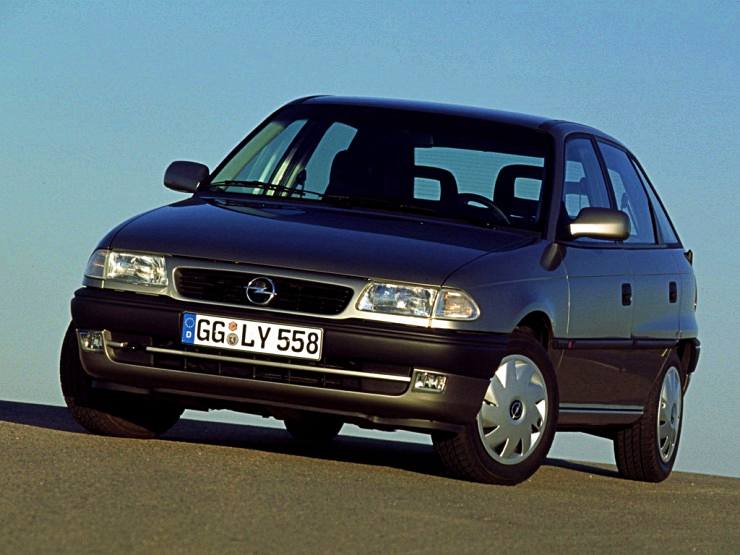 12 Lost sedans of 90s: From Ford Escort to Daewoo Nexia