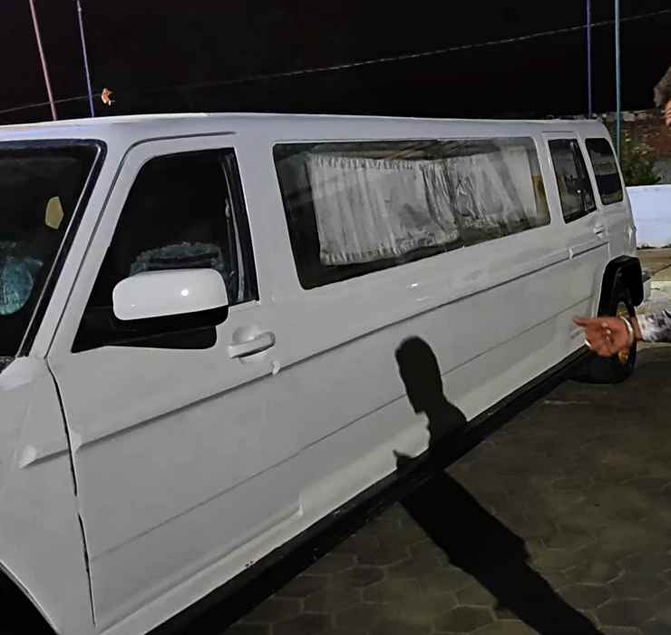 Replica Mercedes Gwagen limo side