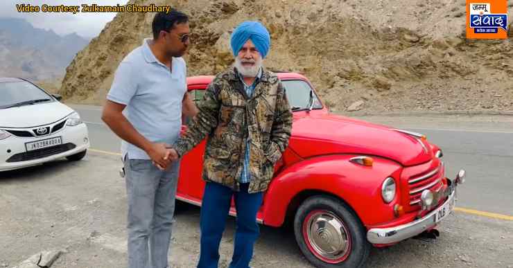 Old Sikh Man And Wife Go On Ladakh Roadtrip In 73 Year-Old Vintage Fiat Topolino