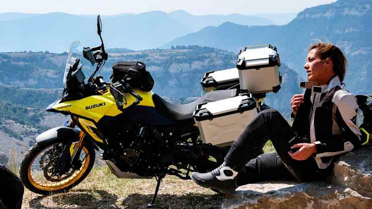 Suzuki V-Strom 800DE side