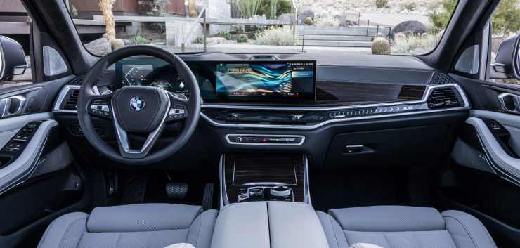 2024 BMW X5 interior