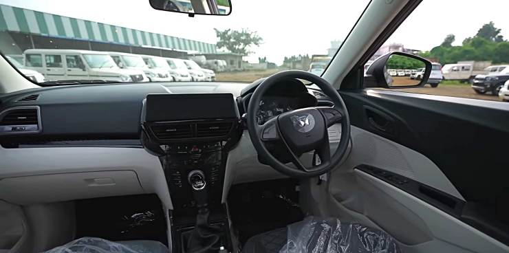 Mahindra XUV3XO base interior