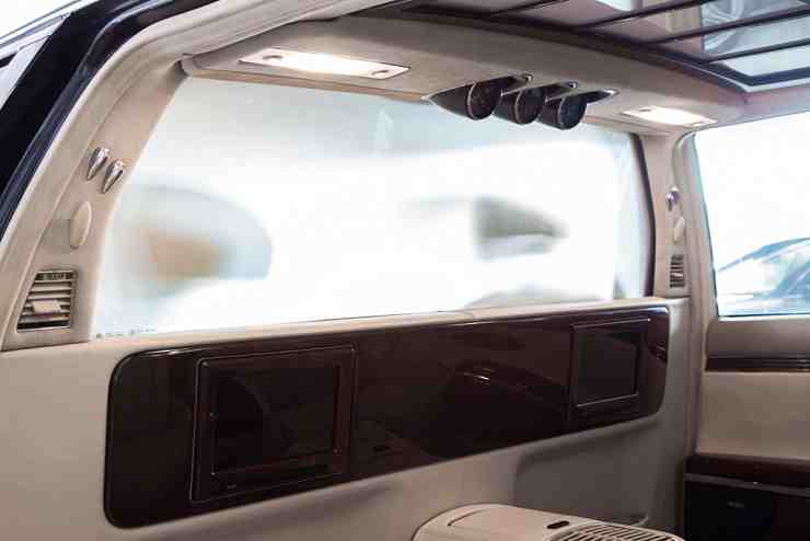 Vijay Mallya's Maybach 62 interior partition